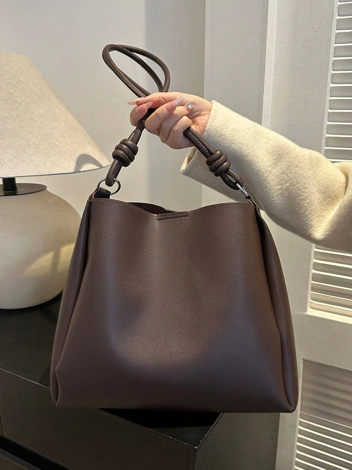 Elvara™ Elegant Totetaske med Foldedetalje